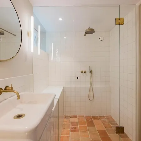 Charming Souterrain At Bloemgracht 30 Amsterdam