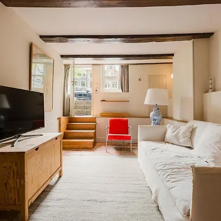 Charming Souterrain At Bloemgracht 30